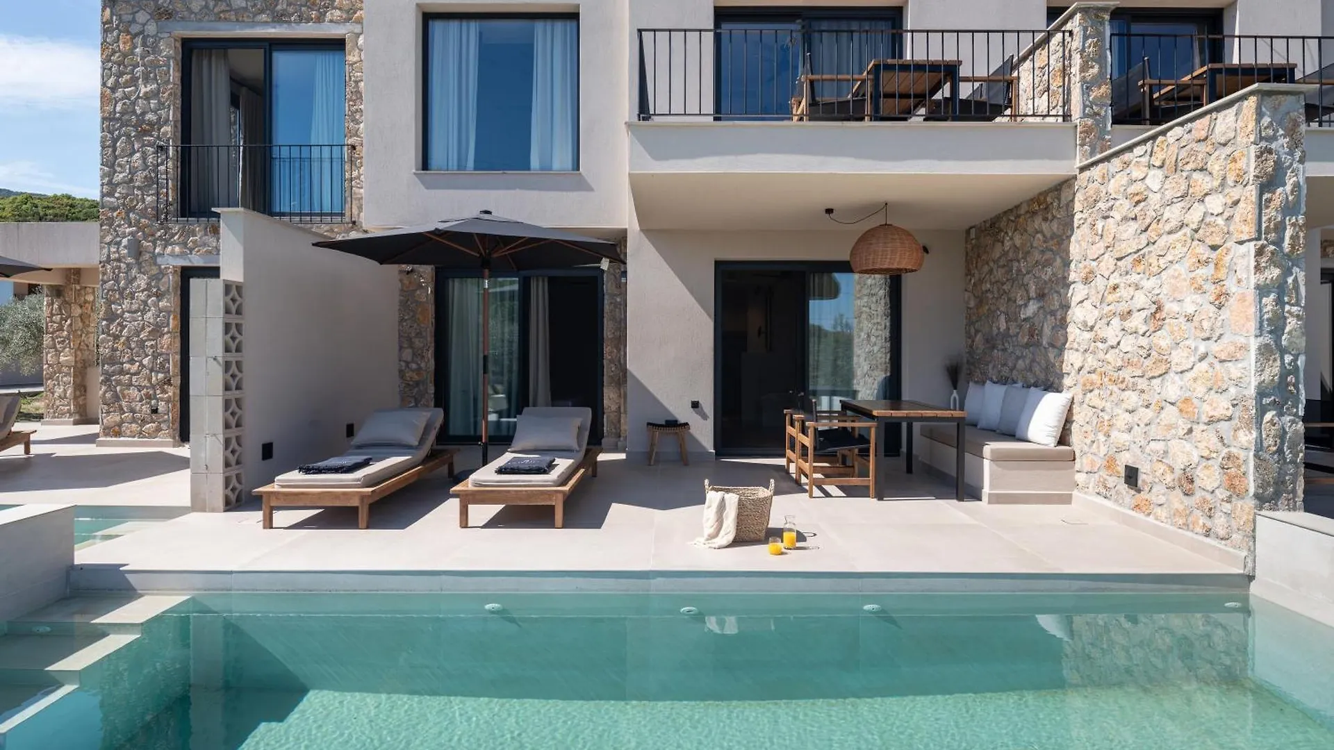 Olivera Suites Sarti